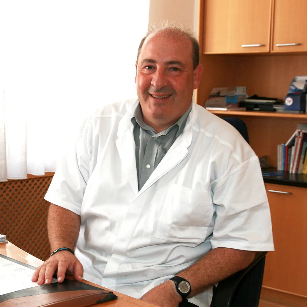 MR Dr. Gerhard Hecht